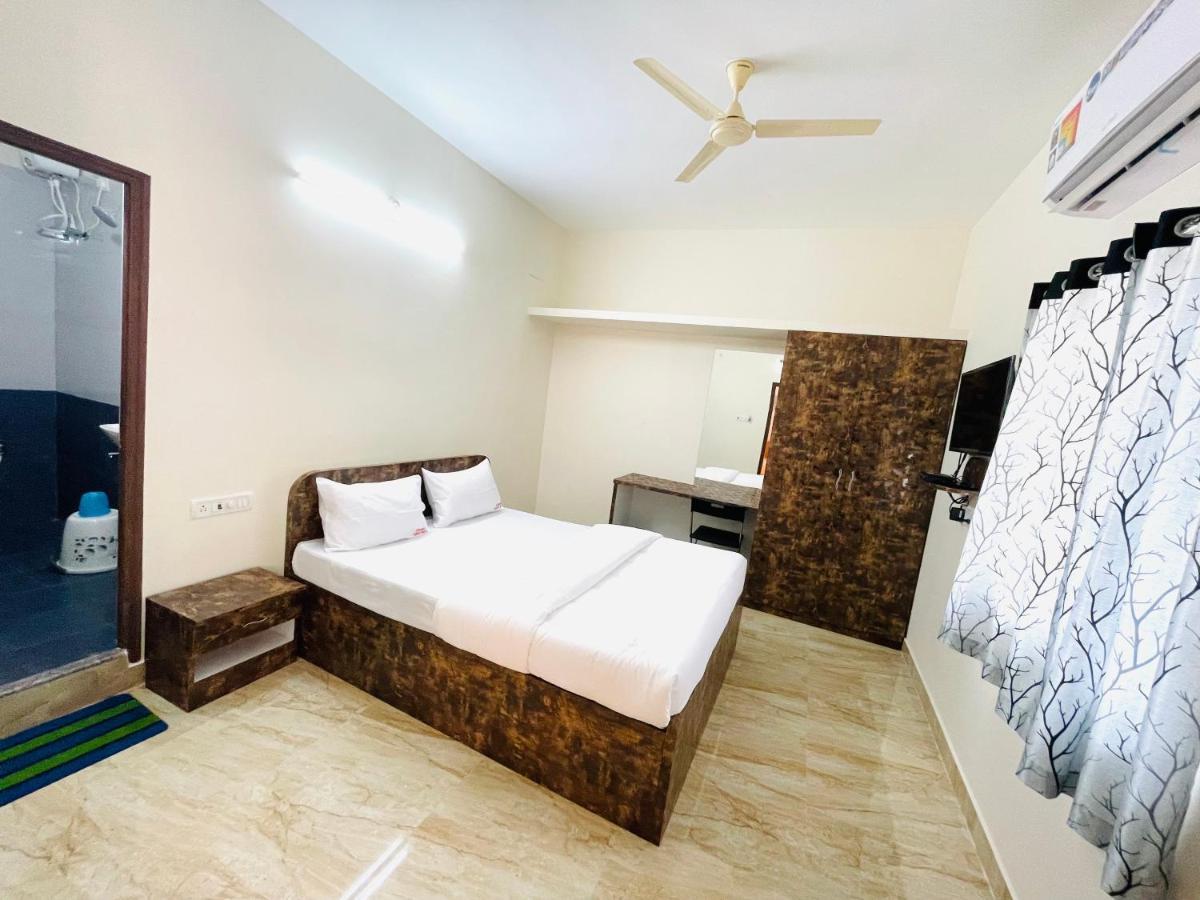 Lsr Service Apartments Tirupati Esterno foto