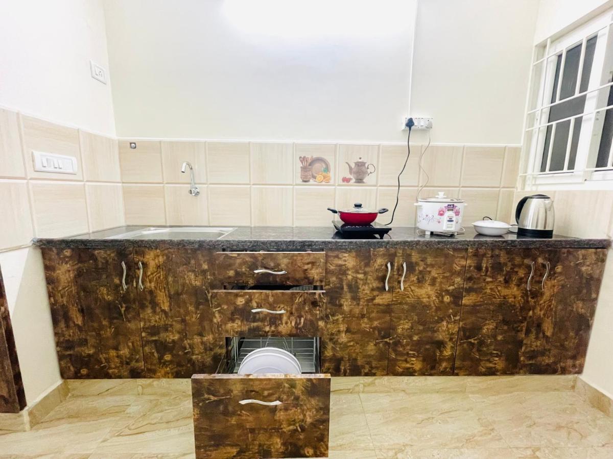 Lsr Service Apartments Tirupati Esterno foto