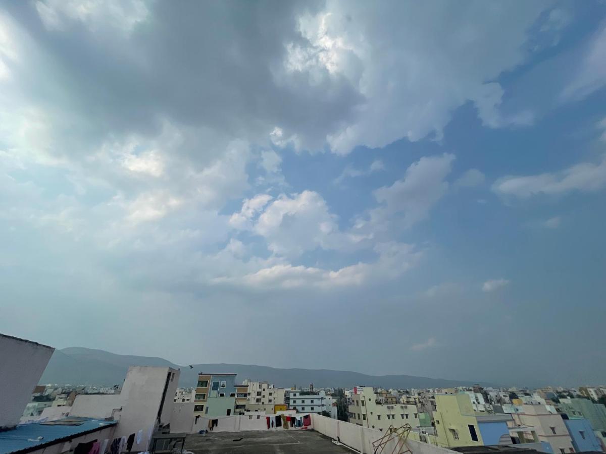 Lsr Service Apartments Tirupati Esterno foto